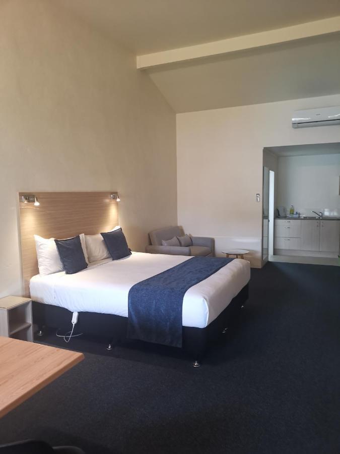 Captains Quarters Motor Inn Cambridge Esterno foto