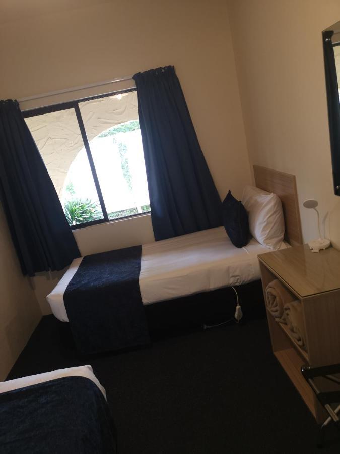 Captains Quarters Motor Inn Cambridge Esterno foto