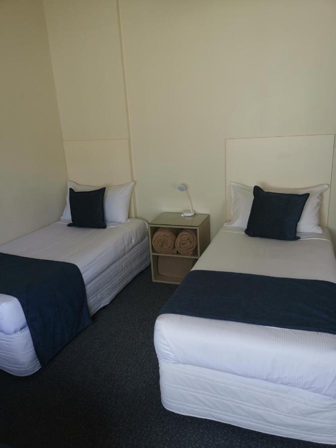 Captains Quarters Motor Inn Cambridge Esterno foto