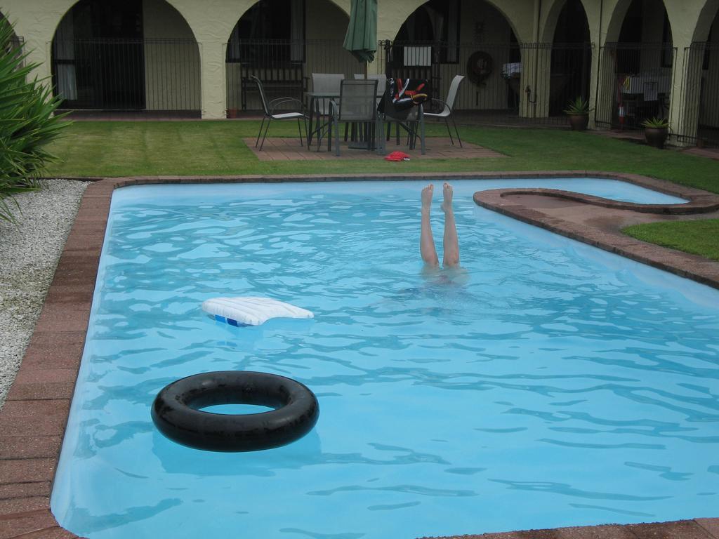 Captains Quarters Motor Inn Cambridge Esterno foto
