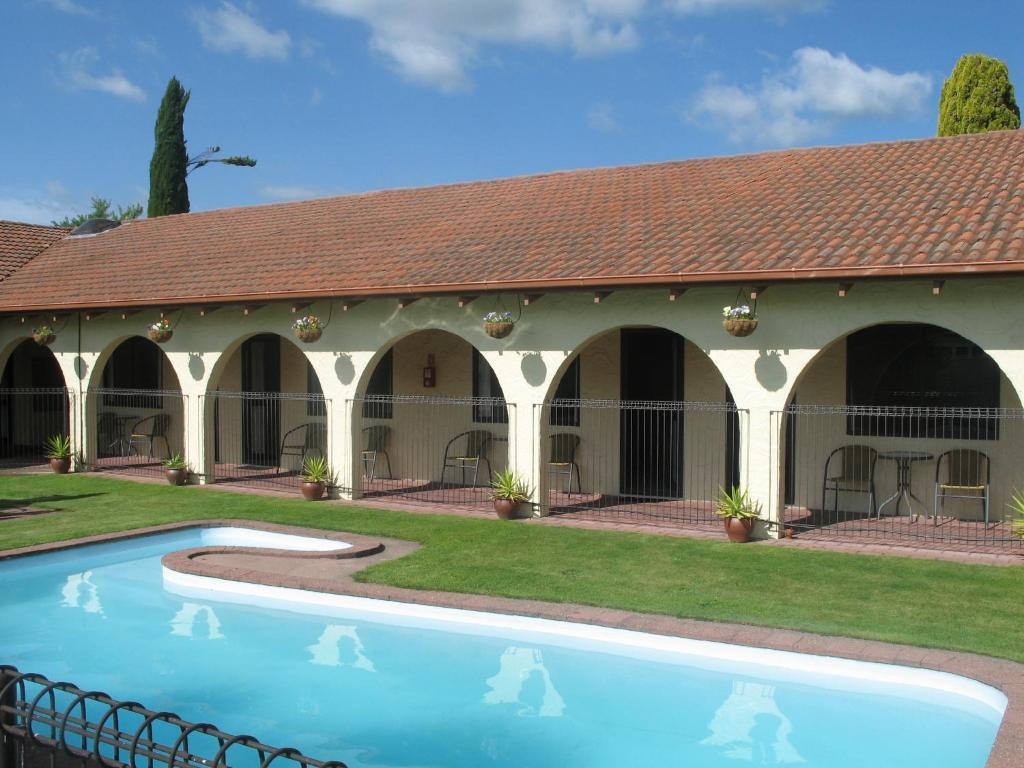 Captains Quarters Motor Inn Cambridge Esterno foto