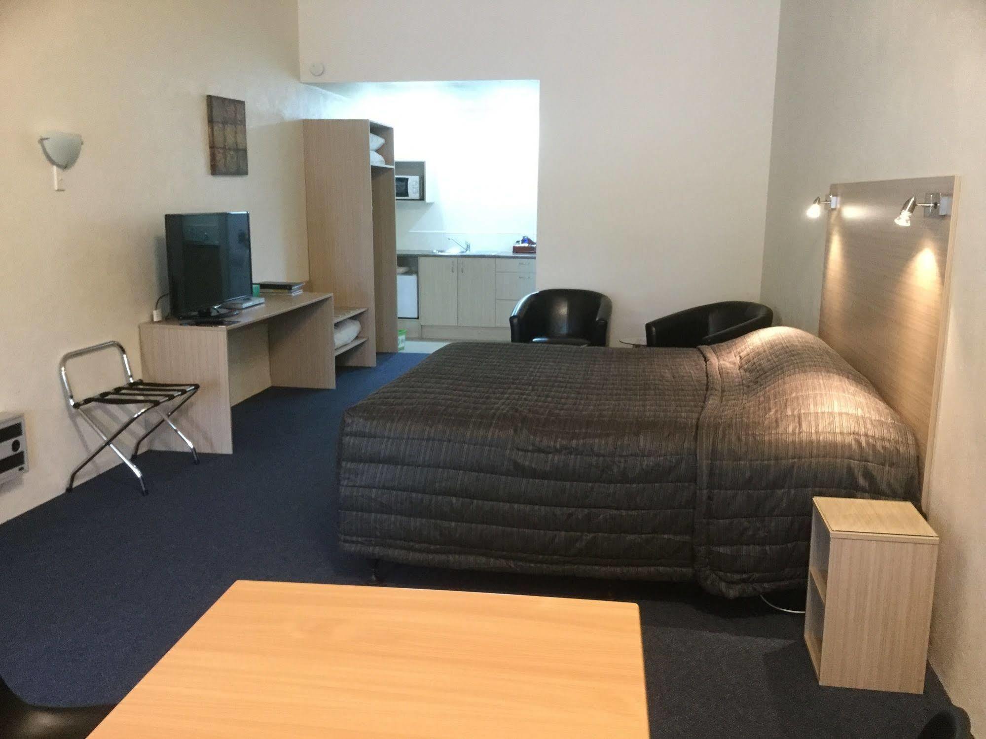 Captains Quarters Motor Inn Cambridge Esterno foto