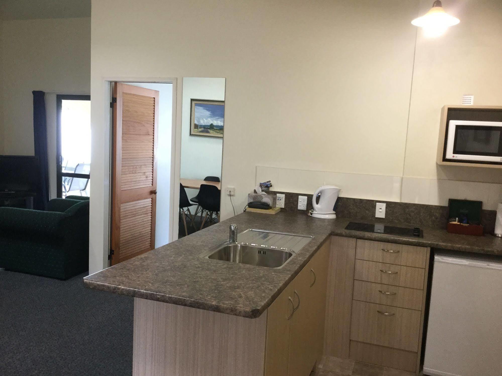 Captains Quarters Motor Inn Cambridge Esterno foto