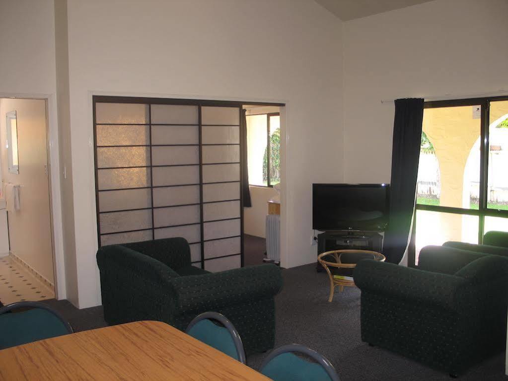 Captains Quarters Motor Inn Cambridge Esterno foto
